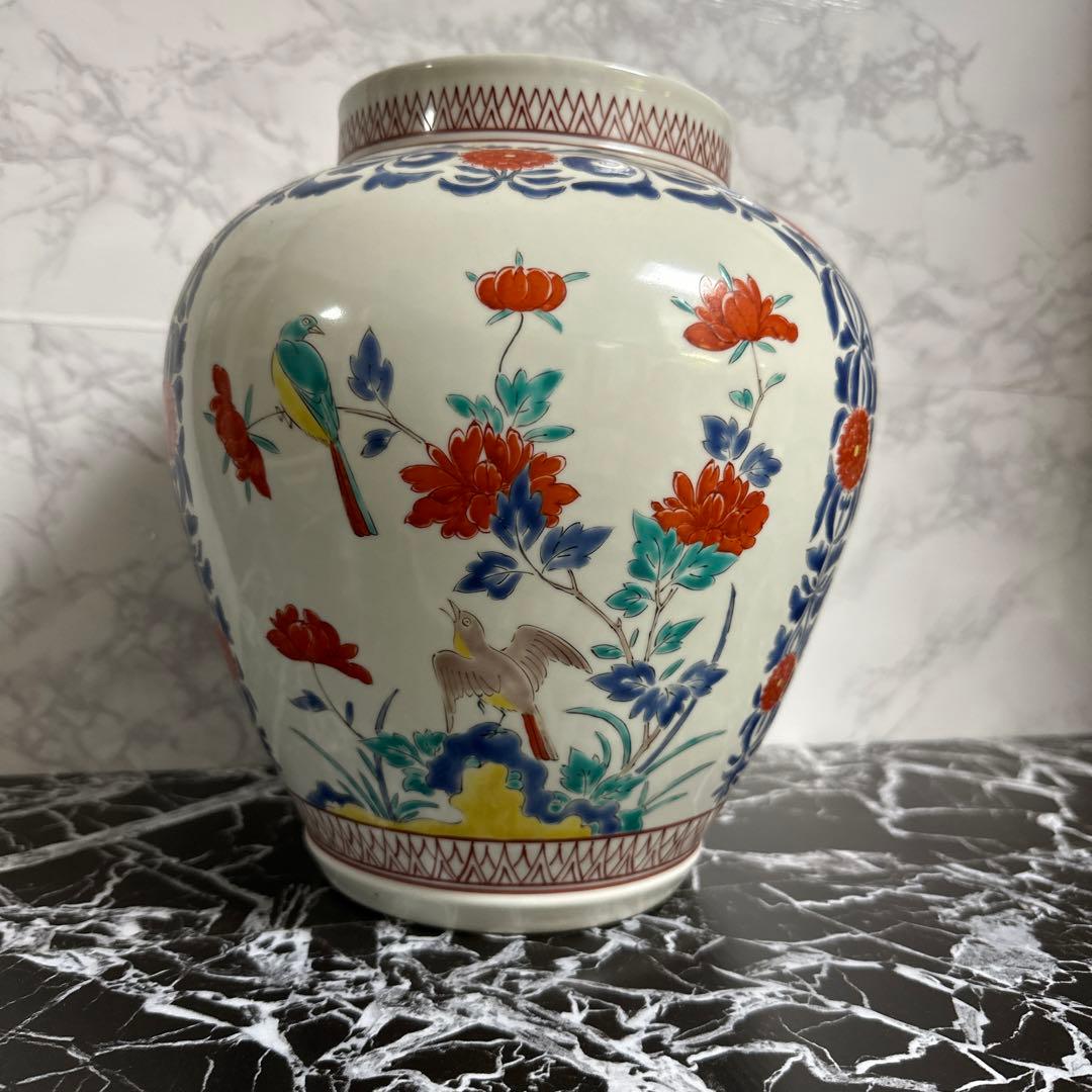 古伊万里、柿右衛門様式、色絵花鳥紋、壺。箱。