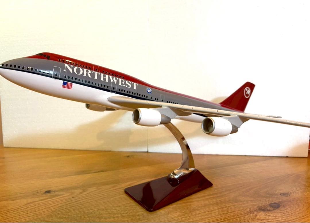 ノースウェスト航空　模型　ボーイング747 B747-400