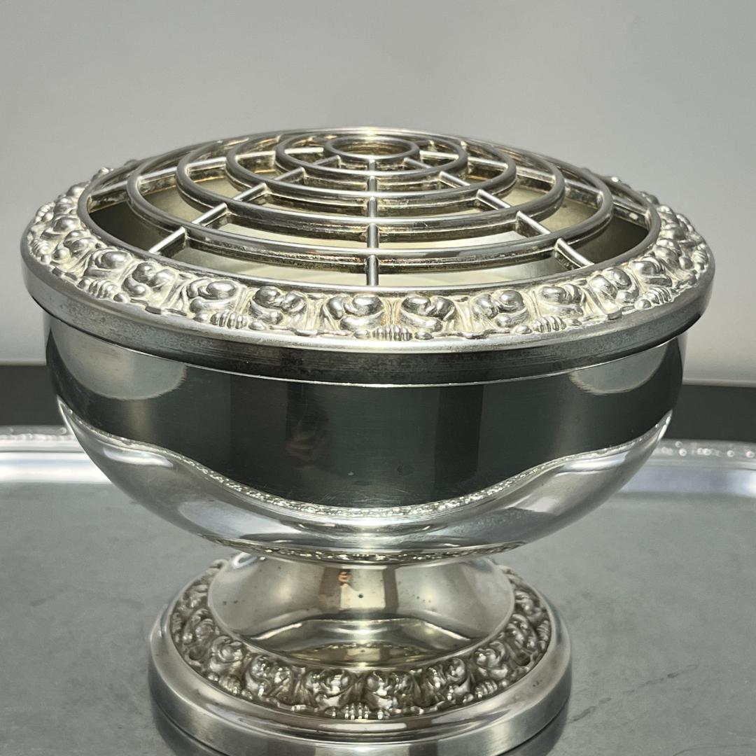 【IANTH】 ローズボウル【シルバープレート】薔薇のレリーフ 大きめ 花器