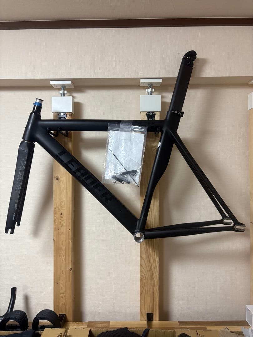 【最終値下げ早い者勝ち】LEADER マットブラック725TR