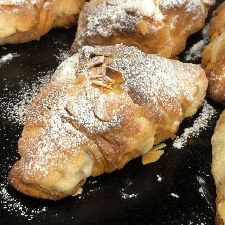 【国産小麦＆自家培養酵母100％】自家製惣菜パン多め＋クロ系多め パンセット！