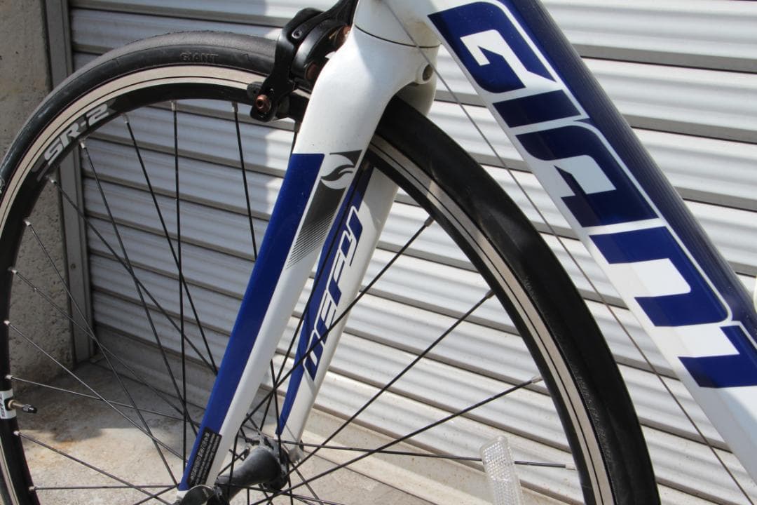 引き取り限定♪人気のGIANT♪DEFY 4♪ロードバイク入門用にどうぞ♪