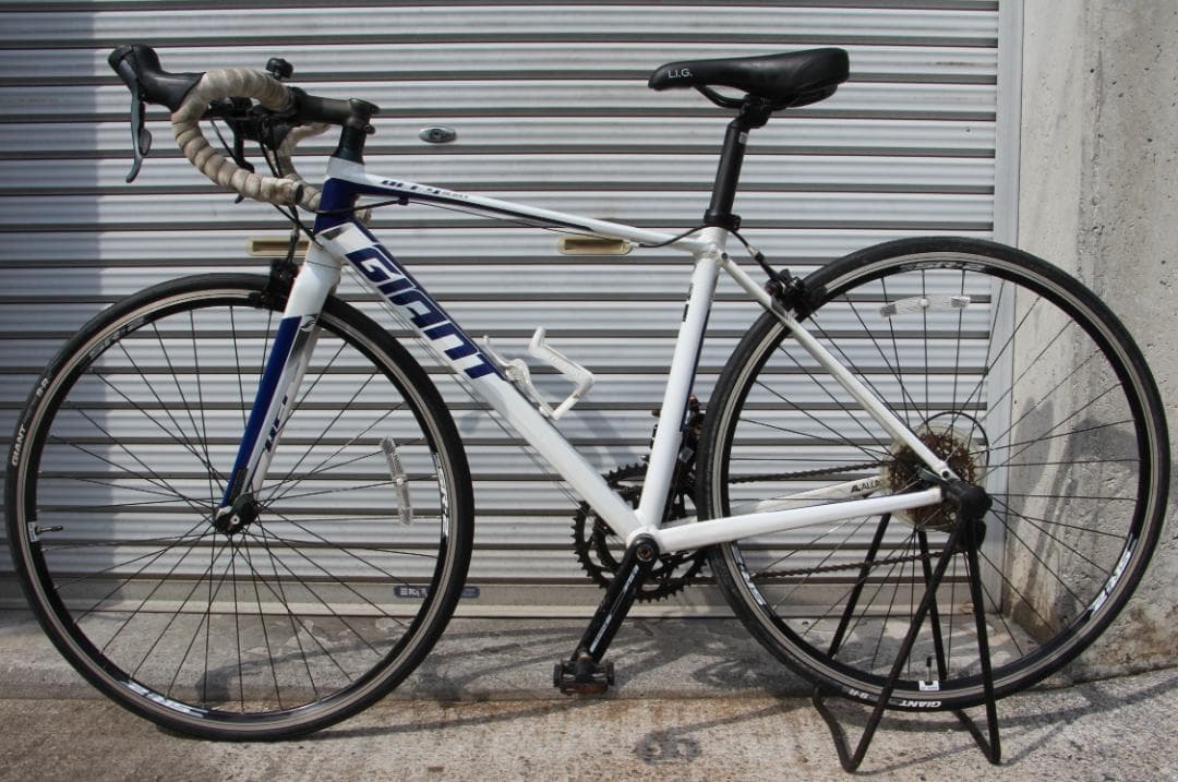 引き取り限定♪人気のGIANT♪DEFY 4♪ロードバイク入門用にどうぞ♪