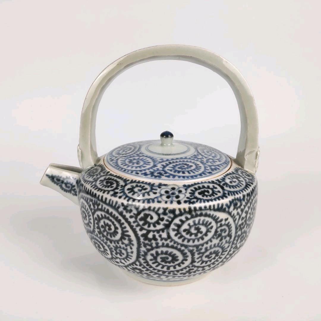 お値下げしました。古伊万里　染付　蛸唐草　銚子