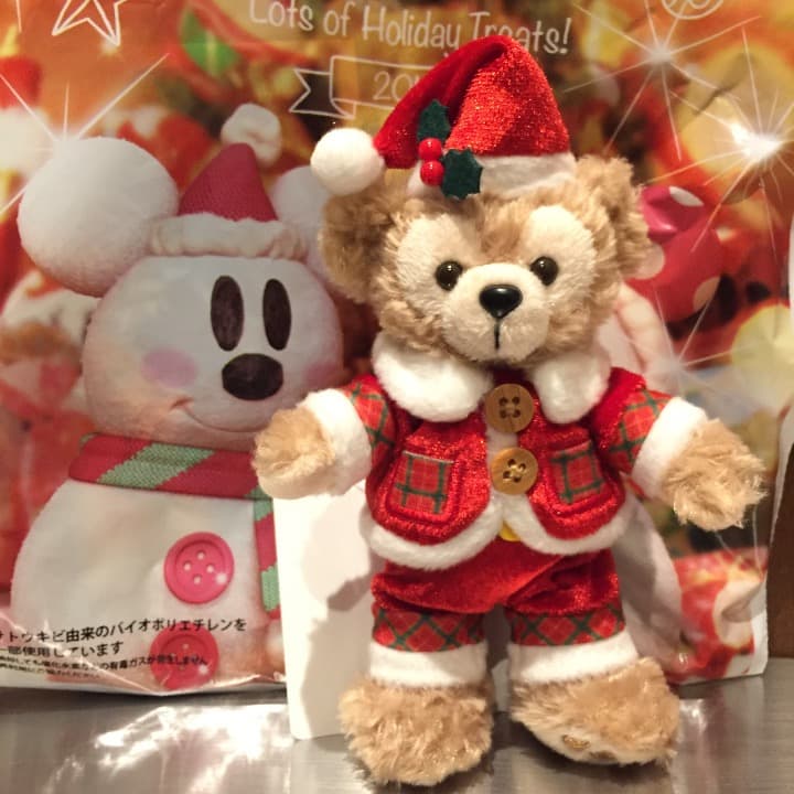 お譲り先決まりました♡写真の子を発送① ダッフィー ぬいぐるみバッジ クリスマス