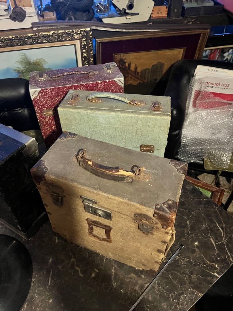 SPレコードが75枚、収納ケースに入ってます 収納ケース付き 歌謡曲、軍歌、浪曲