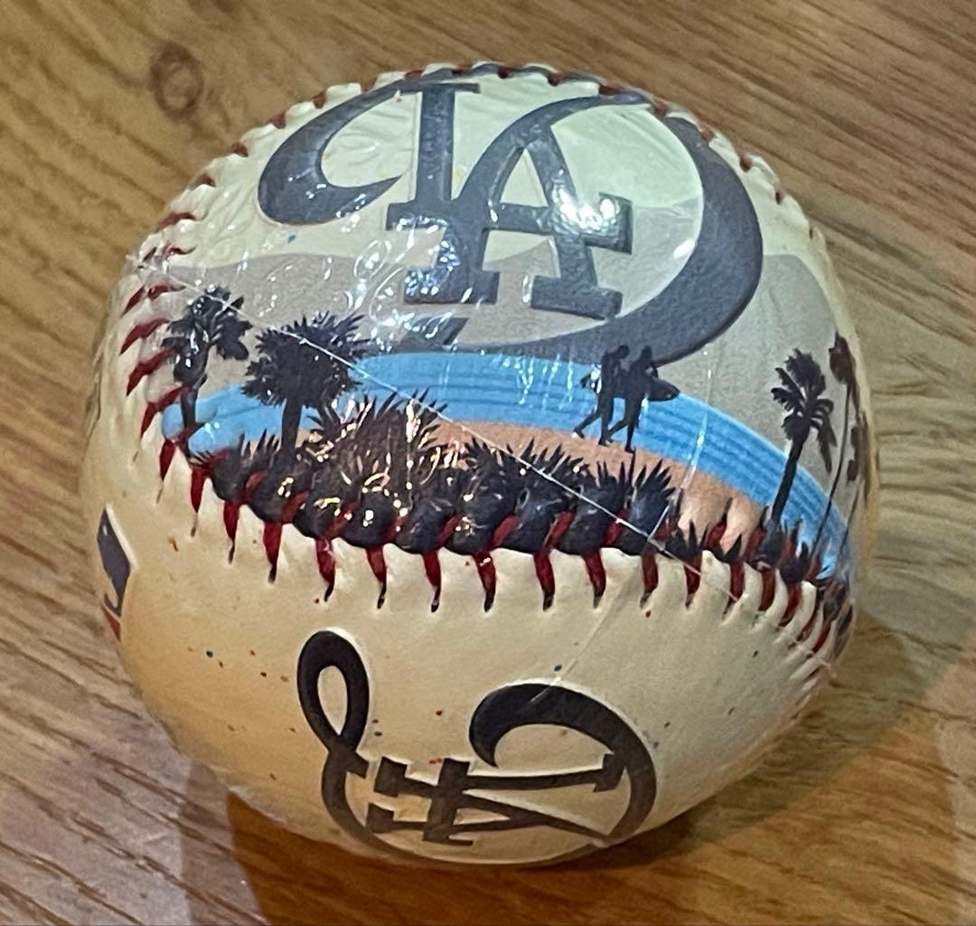 【球場限定レア】MLBドジャースシティコネクト　ダウンタウンローリングスボール