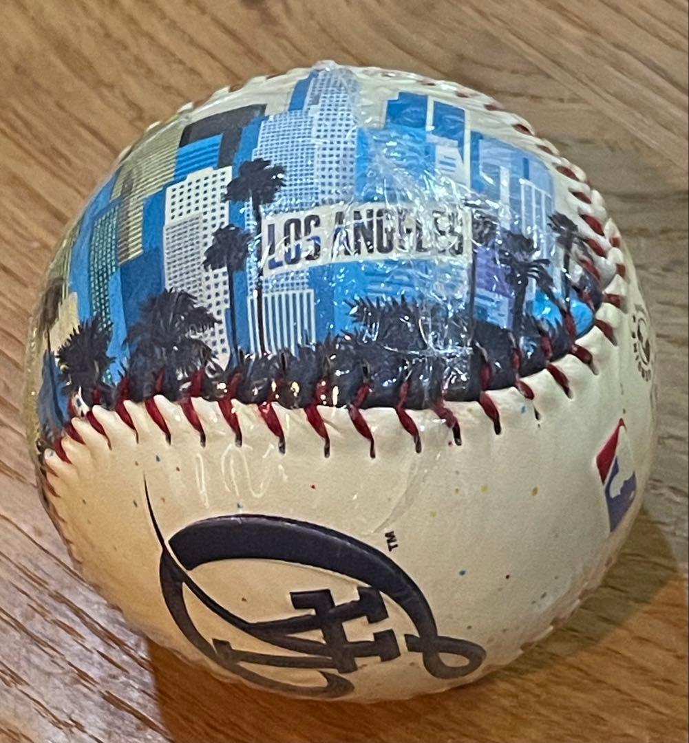 【球場限定レア】MLBドジャースシティコネクト　ダウンタウンローリングスボール