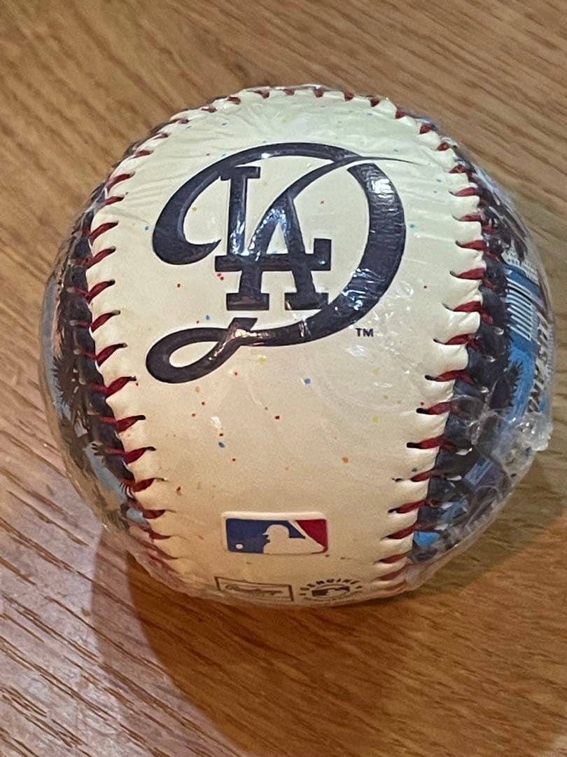 【球場限定レア】MLBドジャースシティコネクト　ダウンタウンローリングスボール