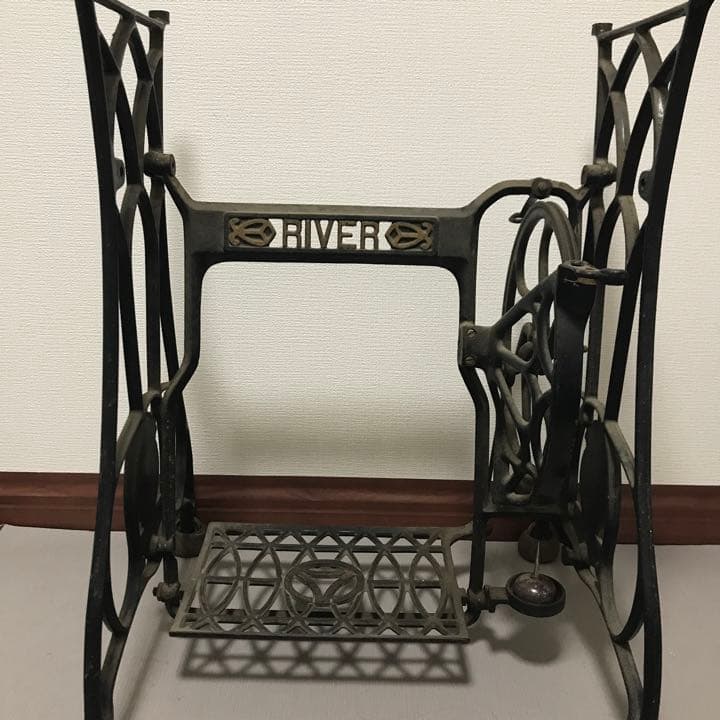 アンティーク　レトロ　ヴィンテージ  古道具　ガーデニング　ミシン脚　ガーデン