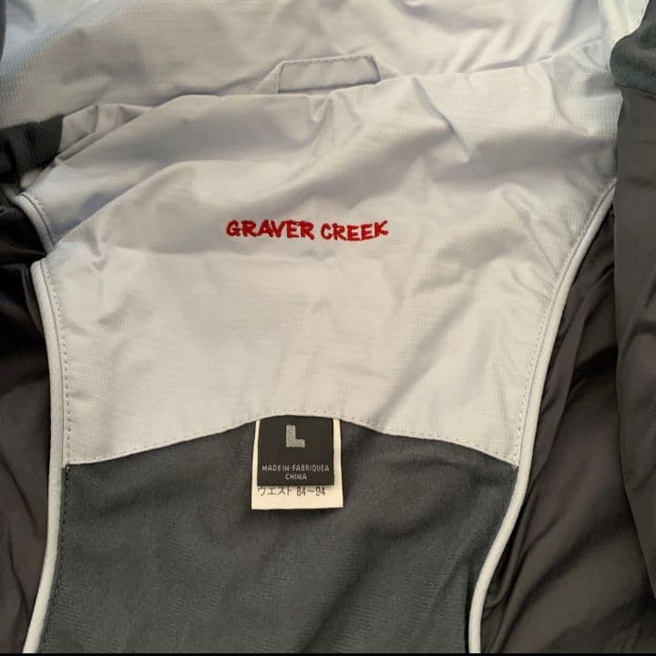 【新品未使用】スキーウェア Lサイズ フード付き 上下セット シルバー ブラック