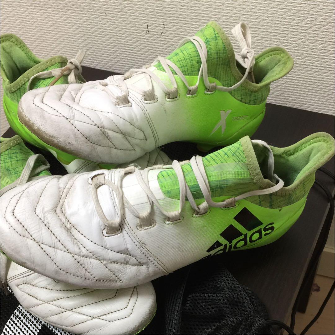 サッカースパイク アディダス 新年までに売りたいです 大セール