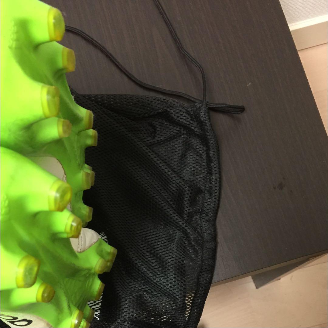 サッカースパイク アディダス 新年までに売りたいです 大セール