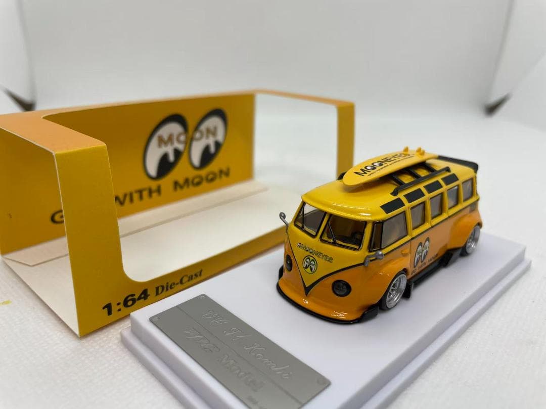 ミニカー 4R-778 TPC 1/64 VW T1 Kombi MOONEYES