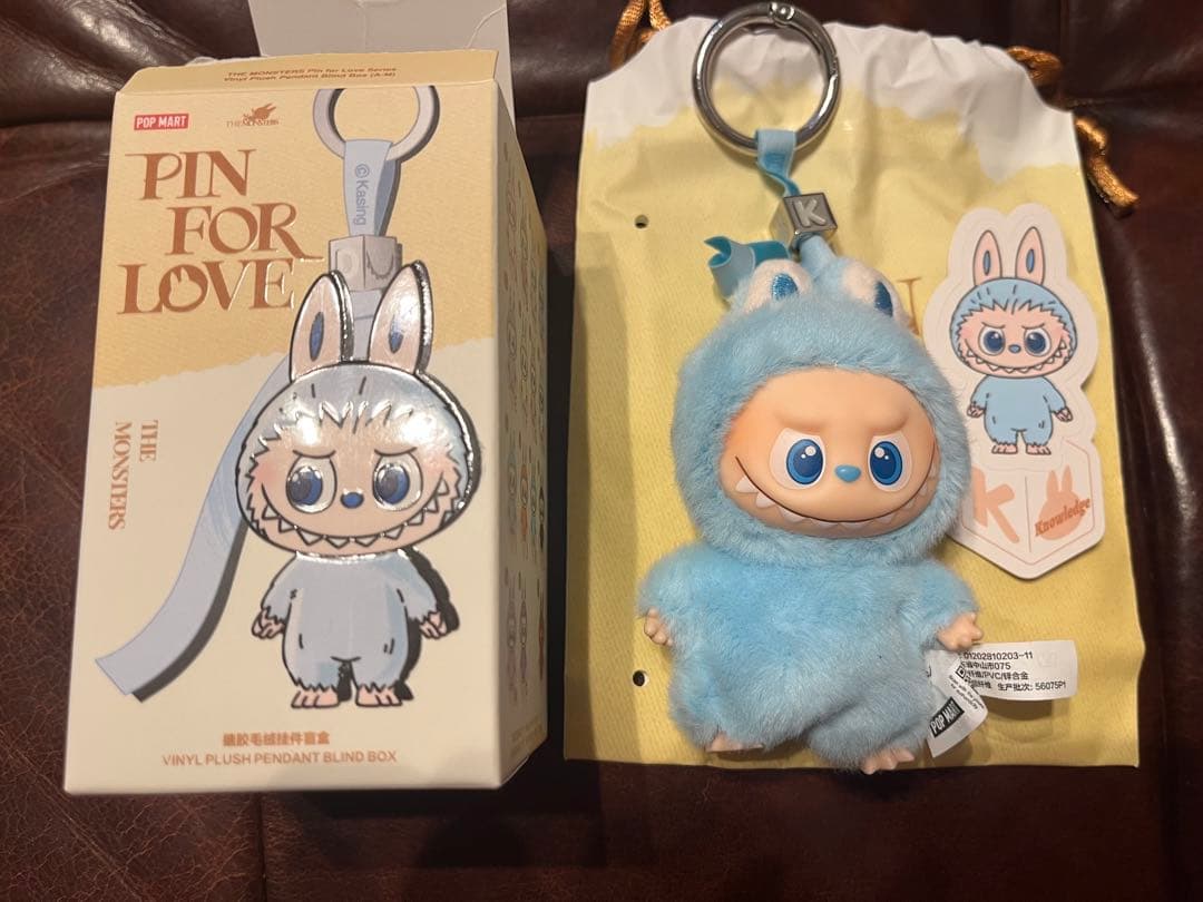 正規品　ラブブ PIN FOR LOVE【K】Labubuぬいぐるみ ペンダント