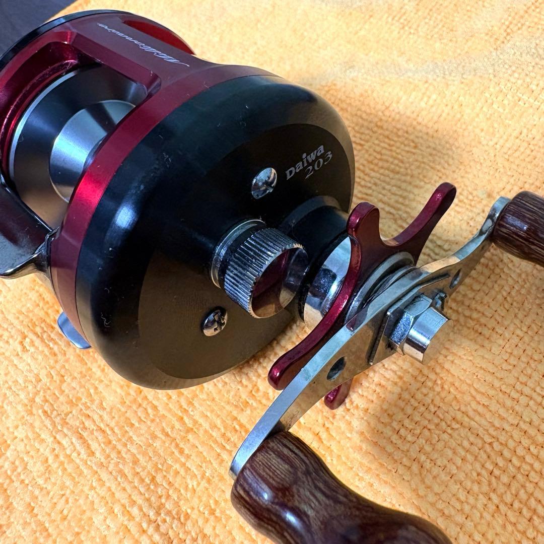 ☆激レア品☆ダイワ　ミリオネアSW203 日本製　　レア物ウッドハンドル付き