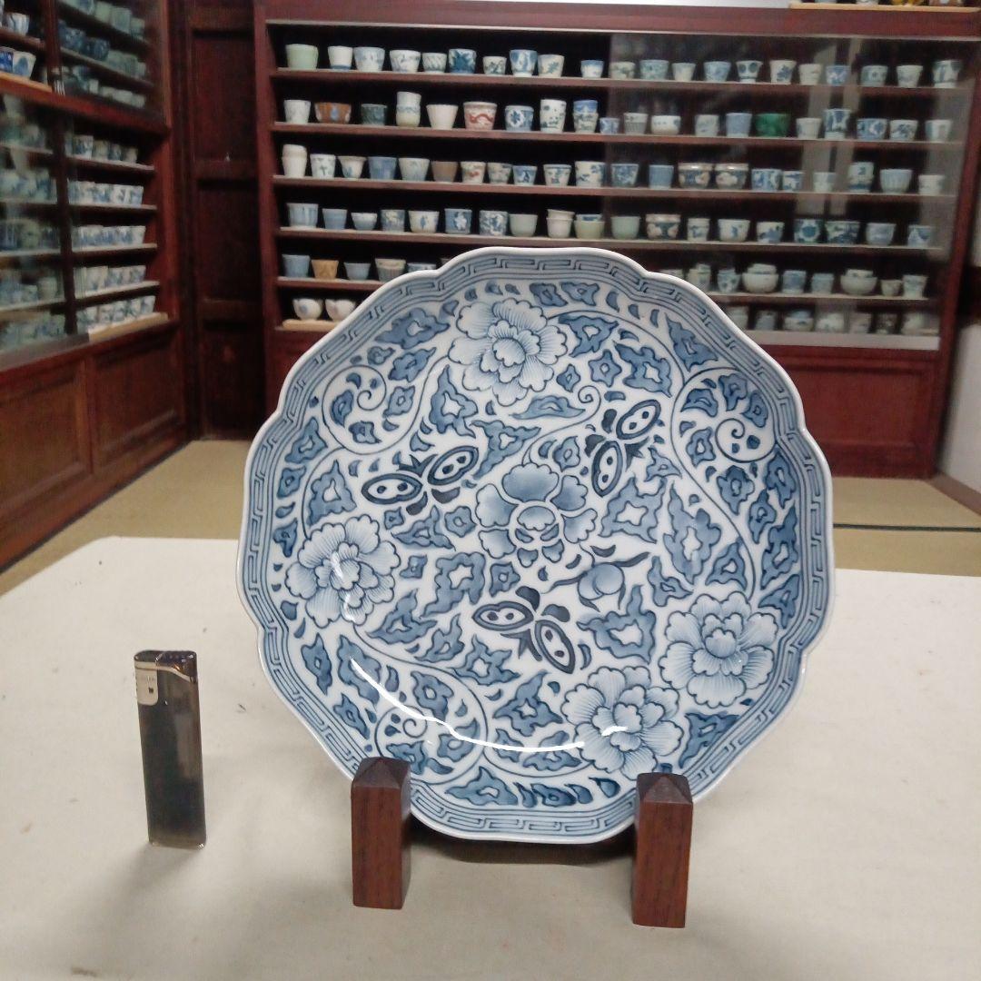 青白磁 八角形 花柄 陶磁器　図変わり八寸皿　　やや甘て大化年製　完品