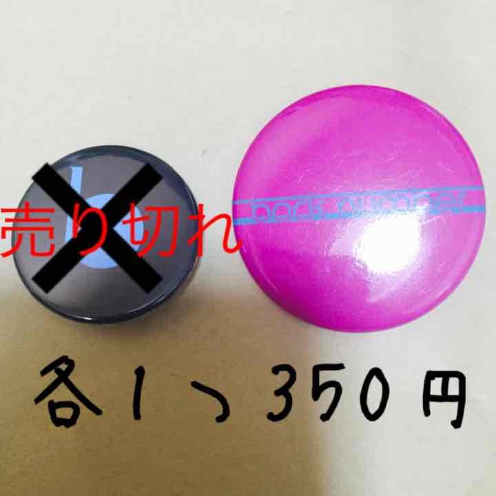 back number 缶バッチ