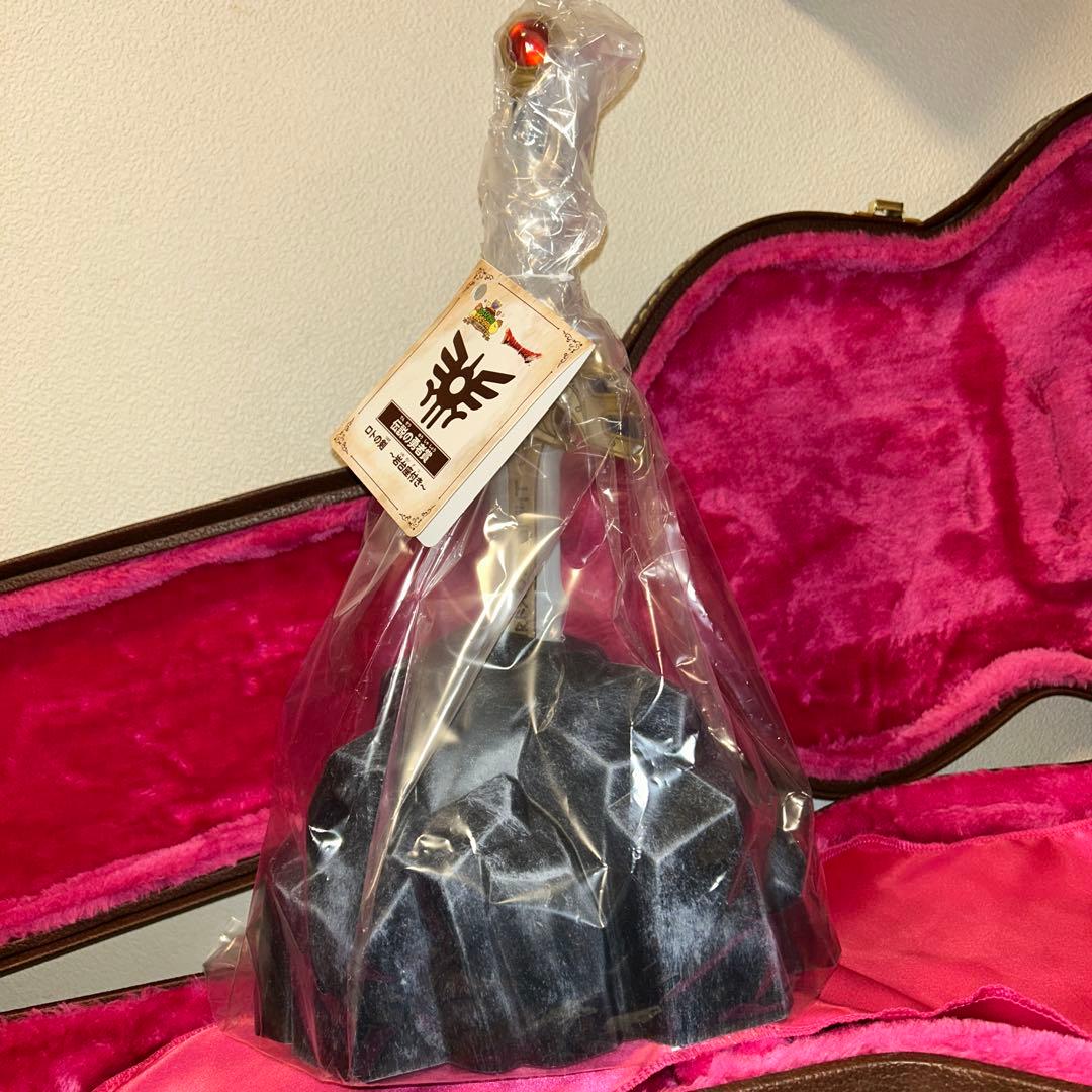 新品 ドラゴンクエスト ふくびき所スペシャル 伝説の勇者賞 ロトの剣 岩台座付き