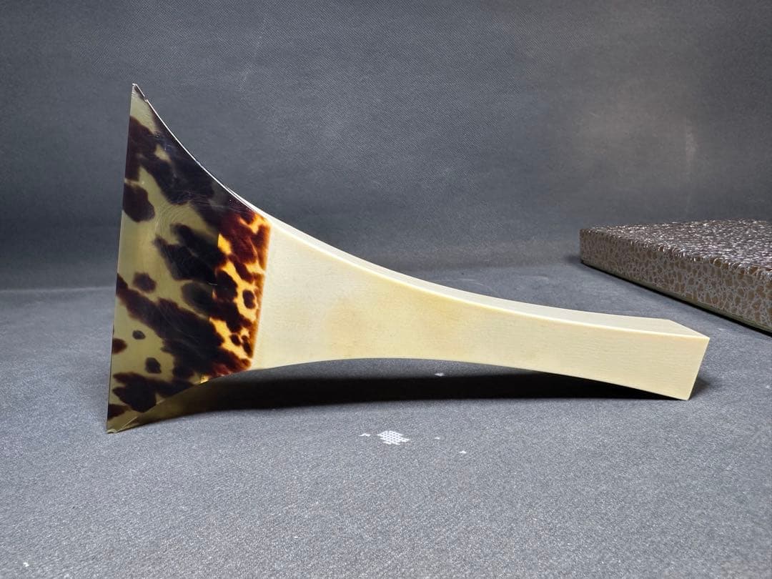 津軽三味線　鼈甲撥　撥　バチ　天然素材　和楽器　民謡　アンティーク　細密細工