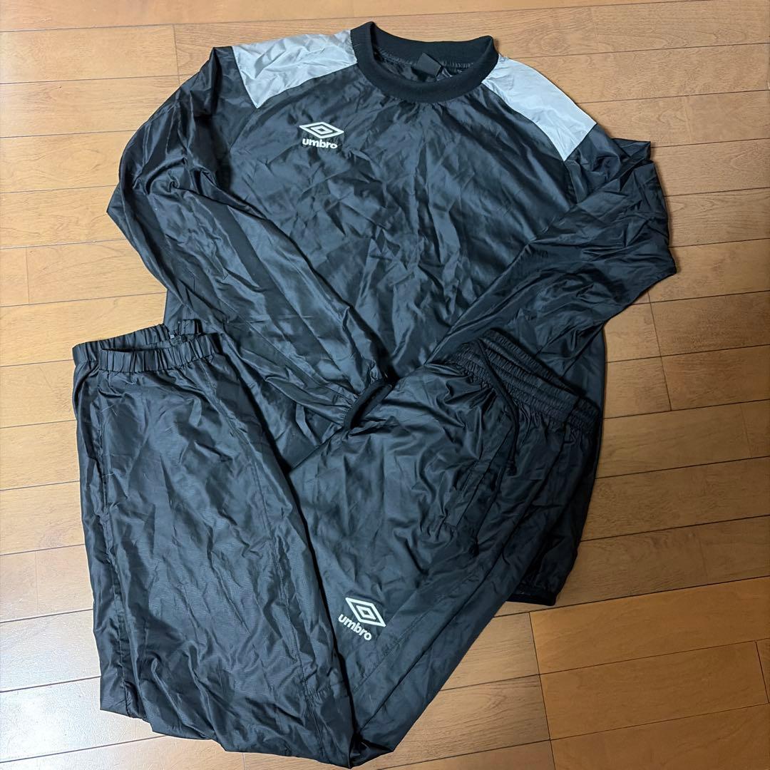 超美品　Umbro ピステ上下セット XOサイズ 黒