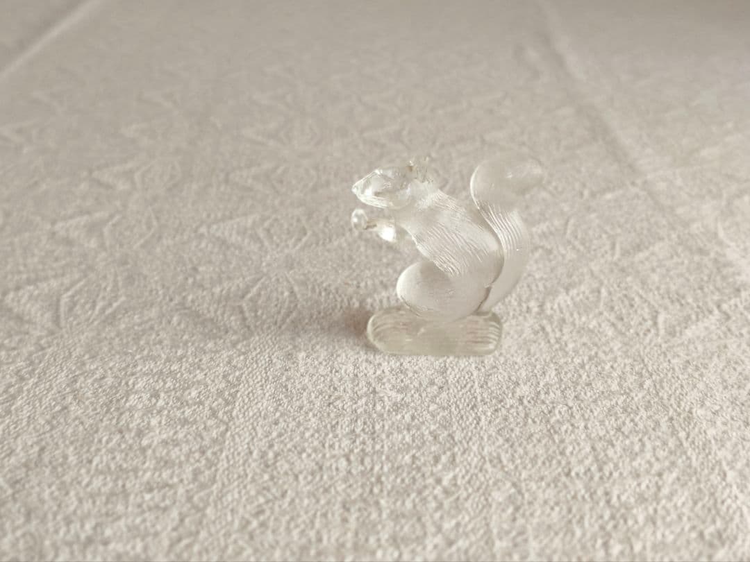 * vintage glass figure ୨୧ * ガラスの リスさん