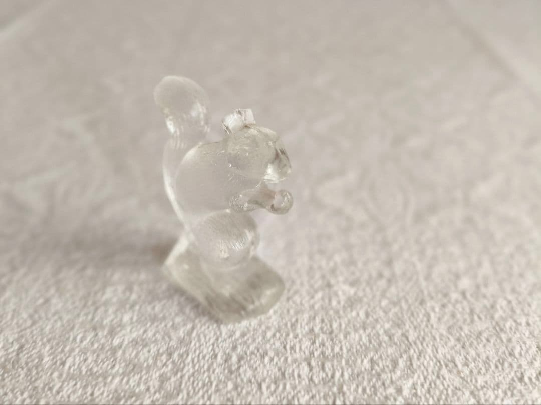 * vintage glass figure ୨୧ * ガラスの リスさん