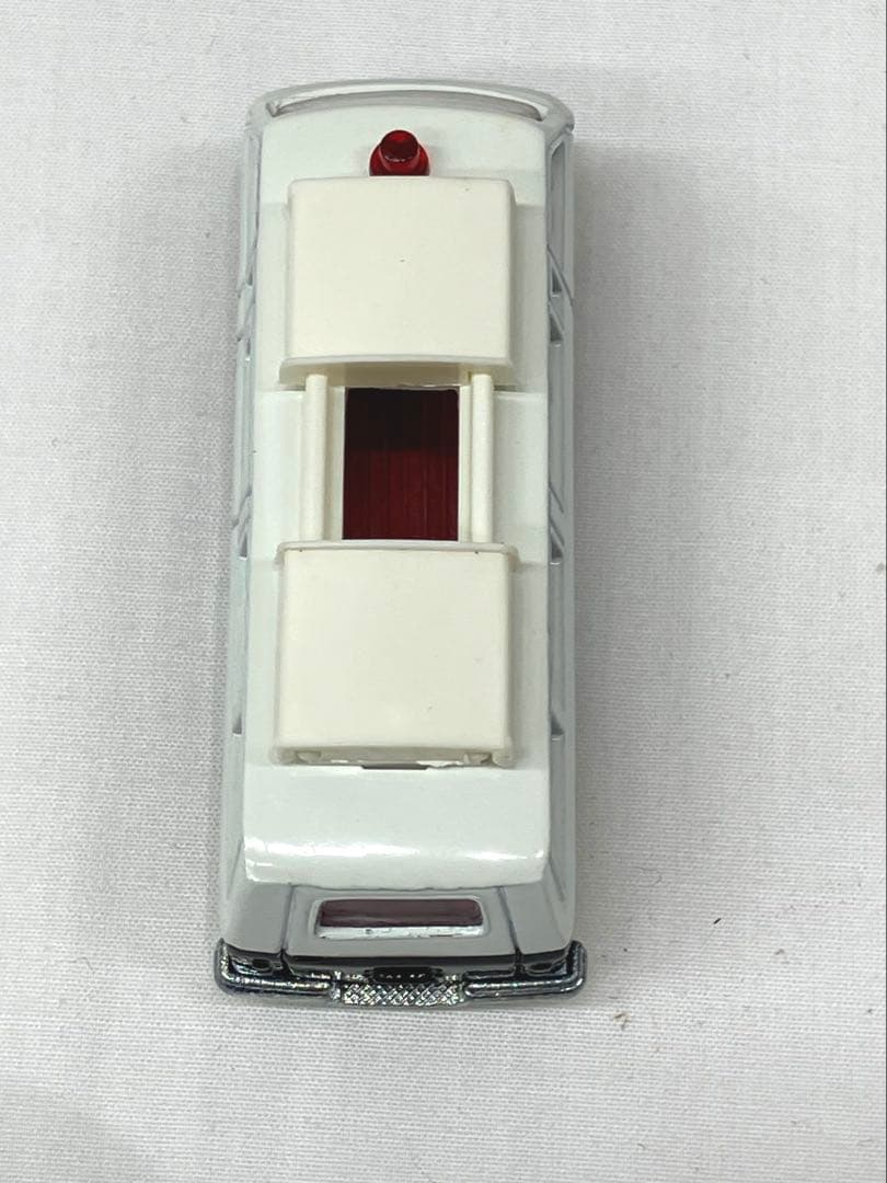 トミカ ニッサン キャブオール 事故処理車 ホワイト No.67 黒箱