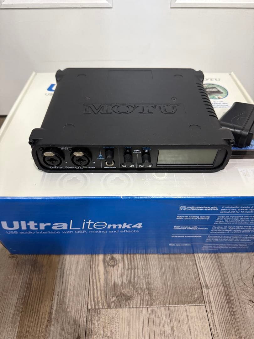MOTU UltraLite mk4 オーディオインターフェイス
