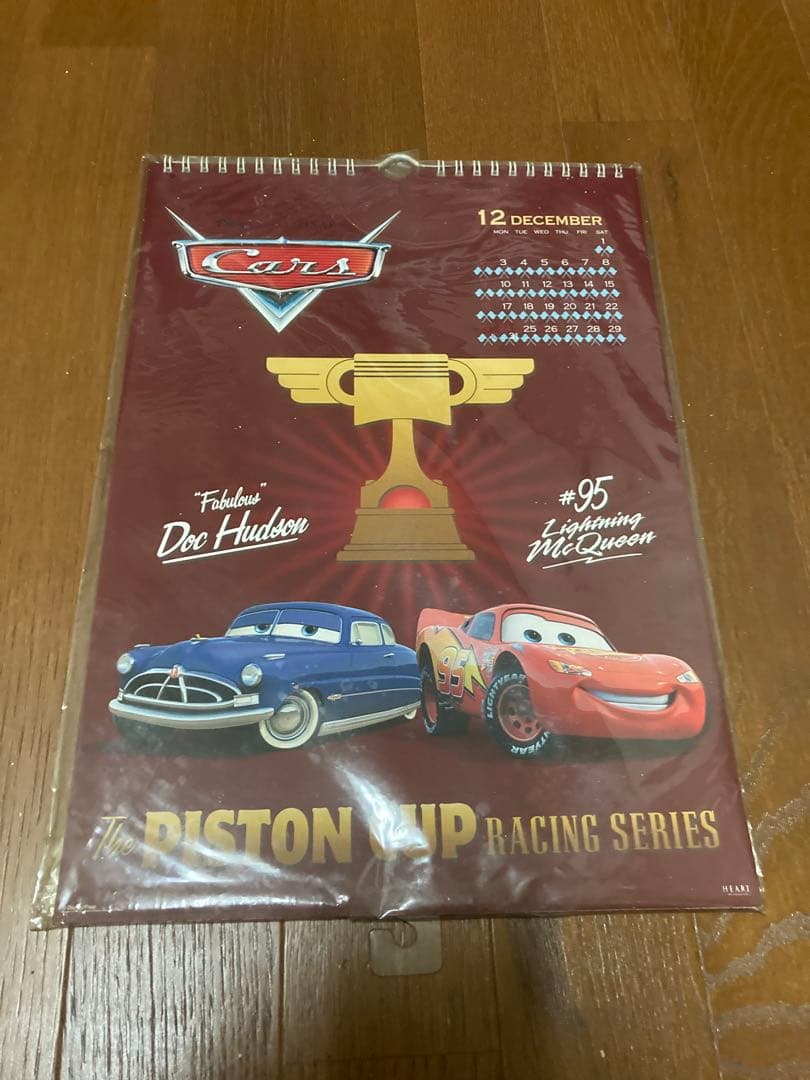 新品未使用　ディズニー　カーズ　カレンダー　ライトニングマックィーン