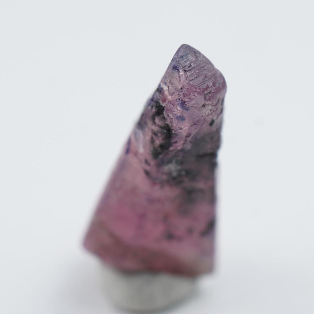 ウインザサファイア結晶　鉱物標本　原石　タンザニア産