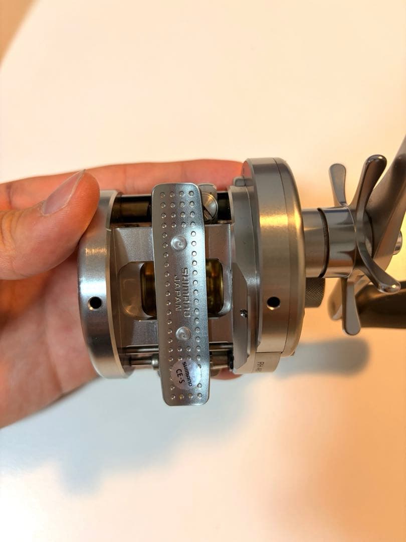 【極美品】SHIMANO CALCUTTA CONQUEST201DC