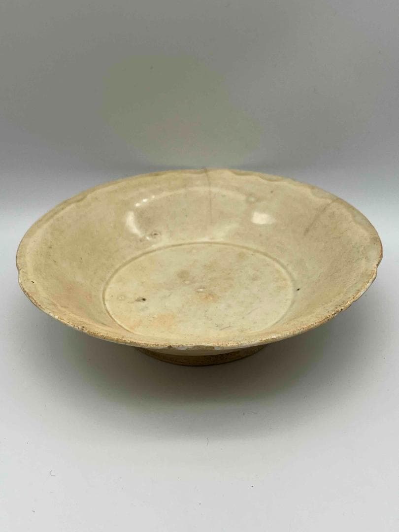 宋時代　定窯　白磁葵口皿 盞　影青　景徳鎮　唐物　古賞物　時代物(E-92)