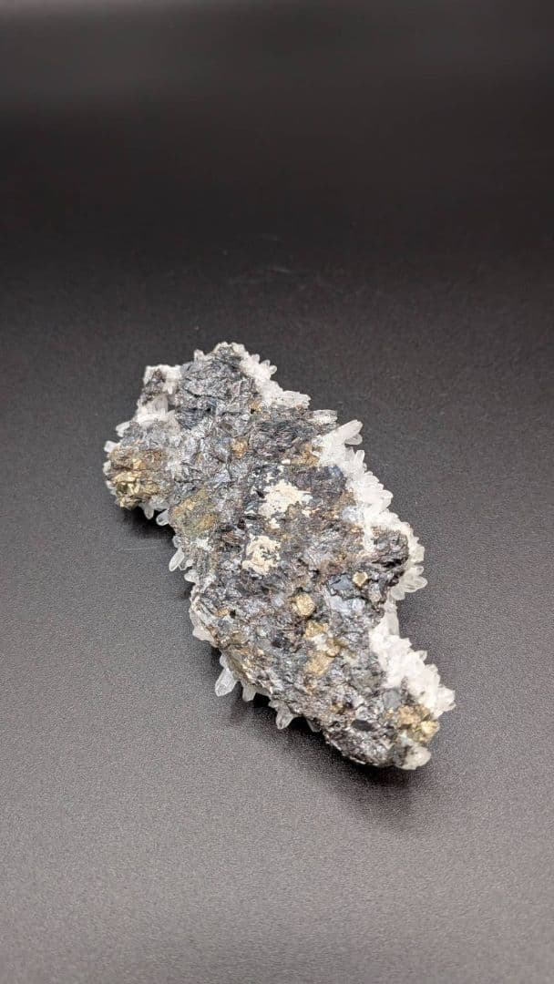 ルーマニア カヴニク鉱山産 クォーツ ガレナ パイライト 共生鉱物標本