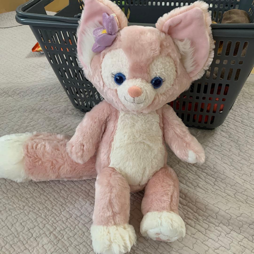 ピンクのふわふわぬいぐるみ