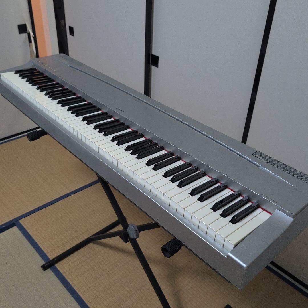 送料無料　電子ピアノ　YAMAHA P-70