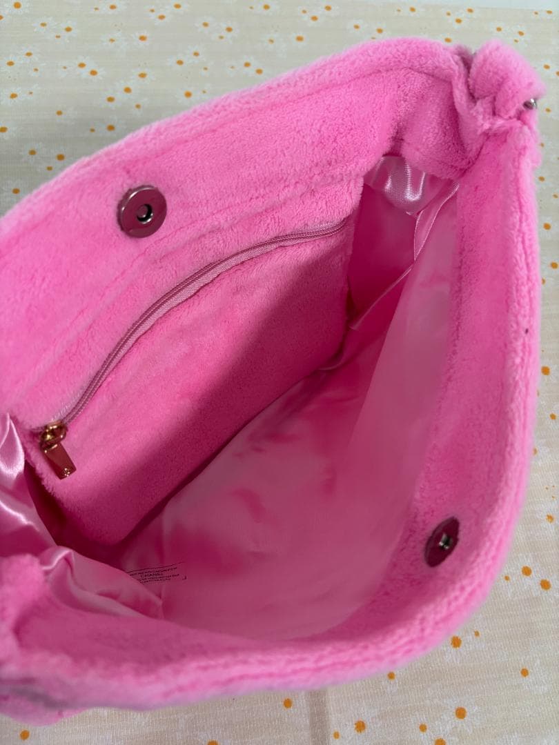 ピンク ふわふわ ショルダーバッグ BTSテテ着用　パイル生地