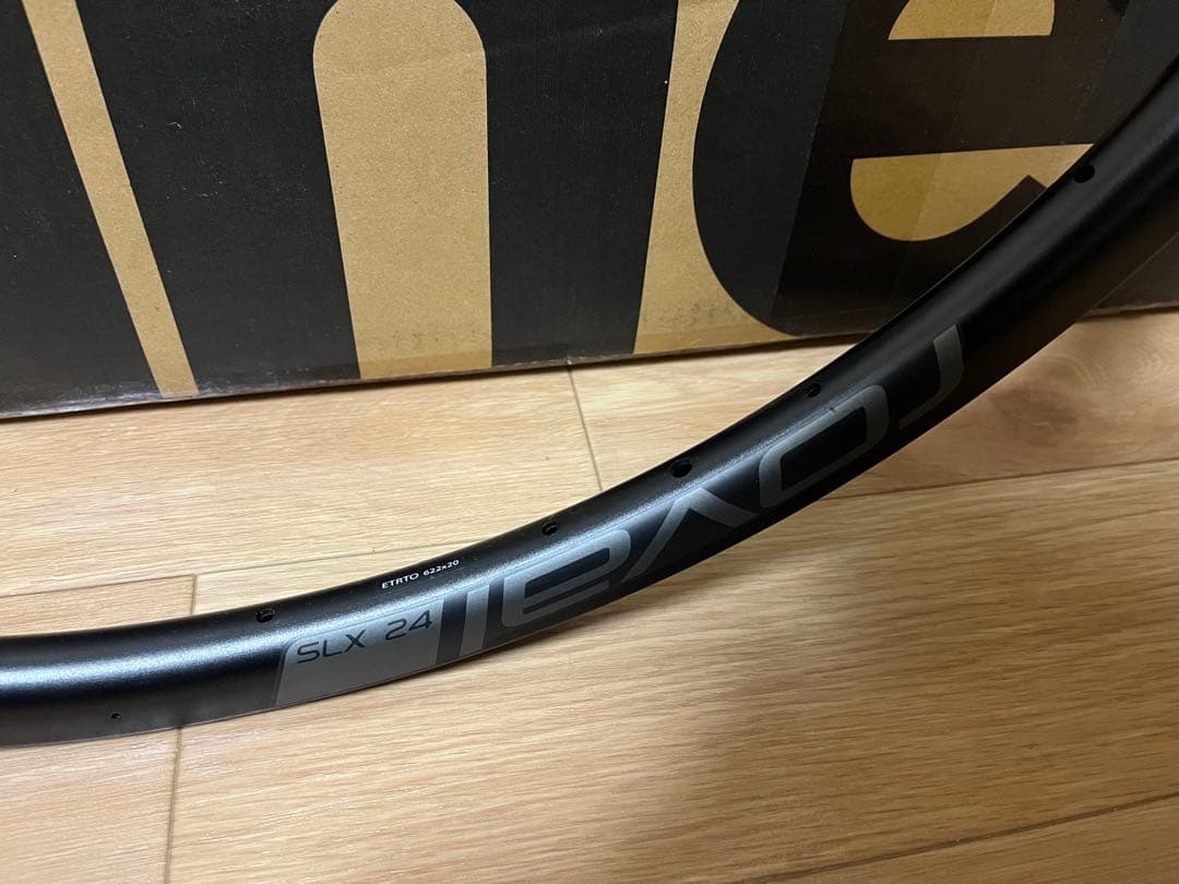 パーツ SPECIALIZED ROVAL SLX 24 700c