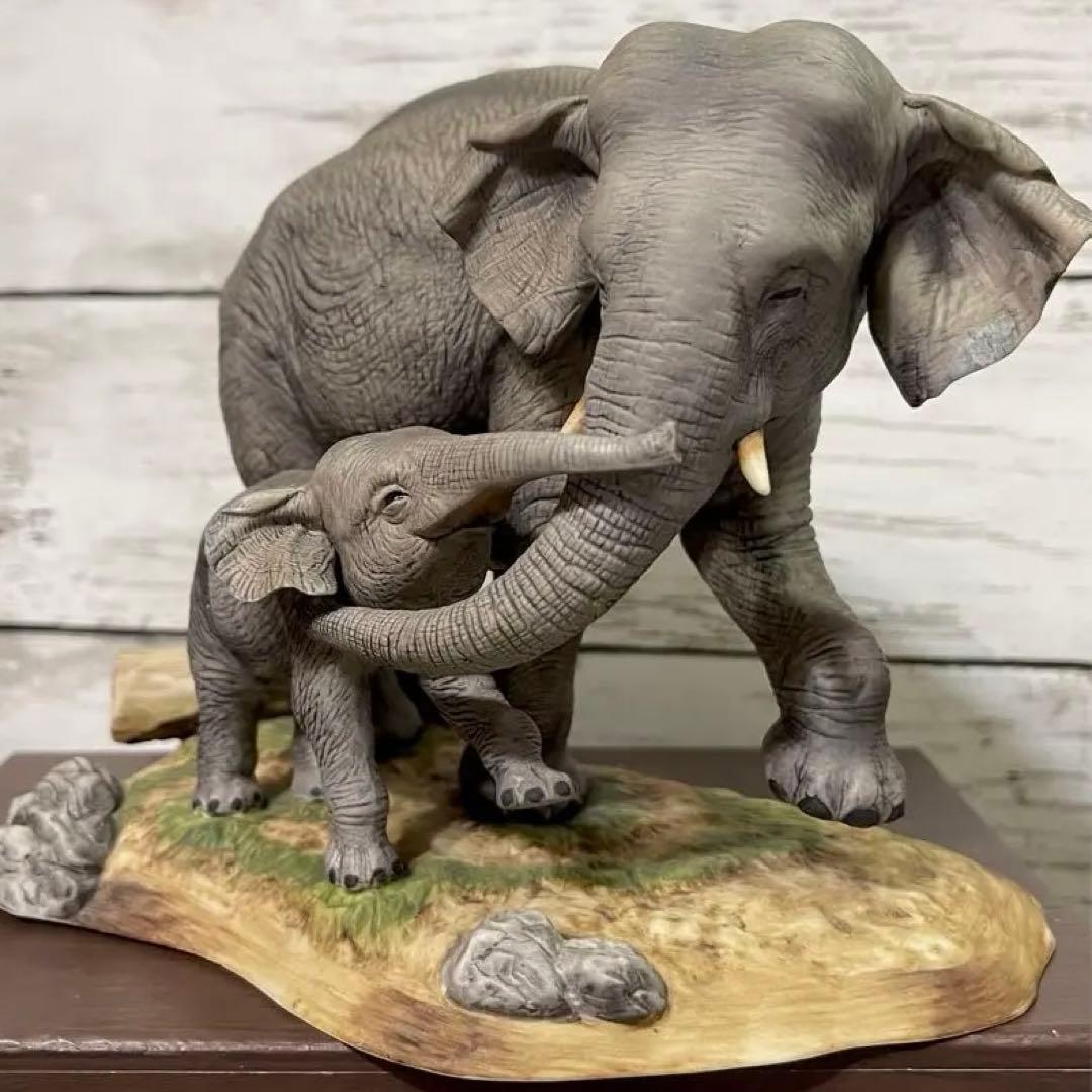 LENOX製　1985年　7大陸の野生動物シリーズ　アジア象の親子　陶器置物