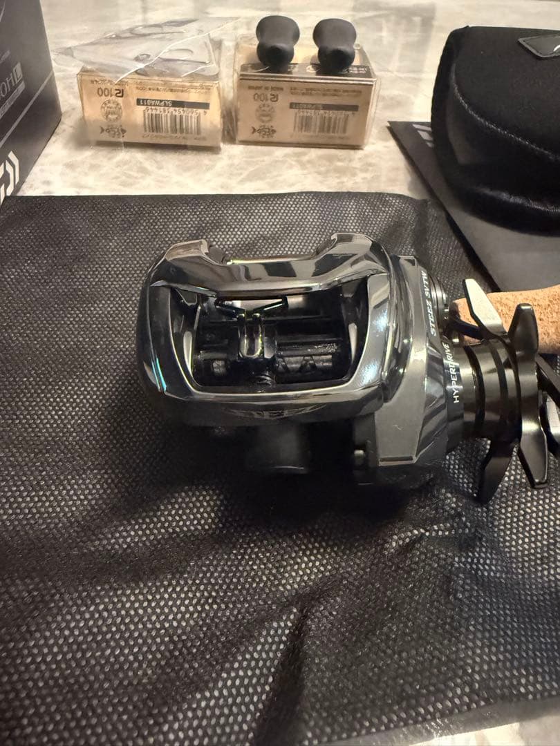 新品未使用 ダイワ24スティーズSV TW 100HL