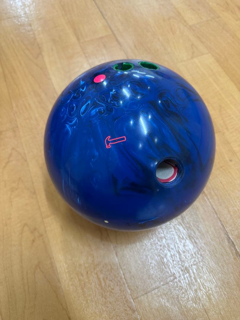 ブラックウィドーマニア　ボウリングボール　15ポンド　みーと