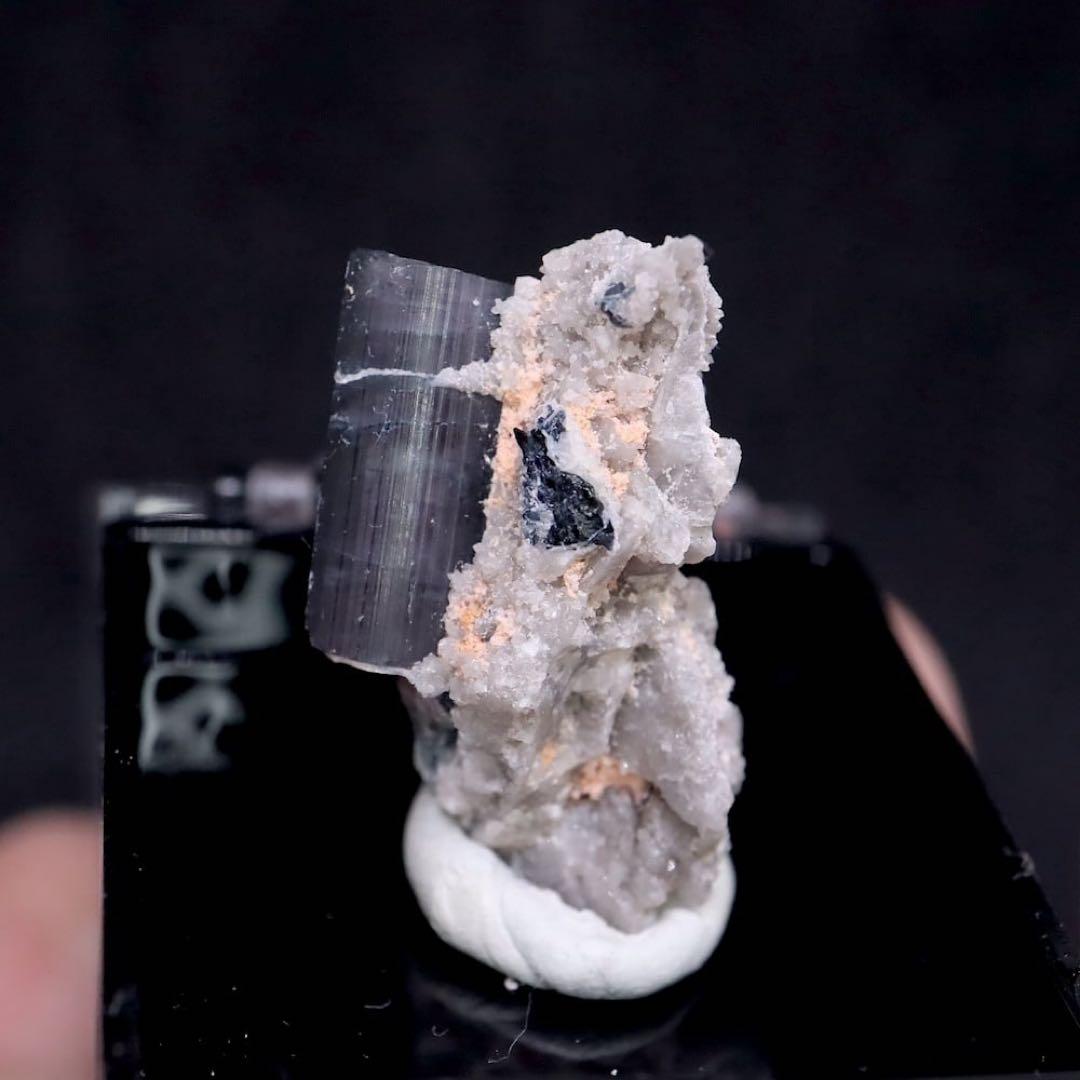 ブルー トルマリン 母岩付き 電気石 4.7g T639 鉱物　天然石　原石