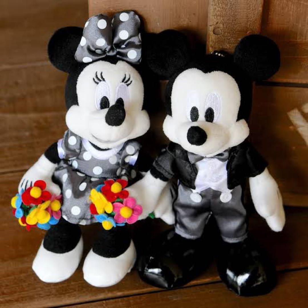 グッズ　ディズニー ぬいぐるみバッジ 新品 ミッキー ミニー　モノクロ　グッズ