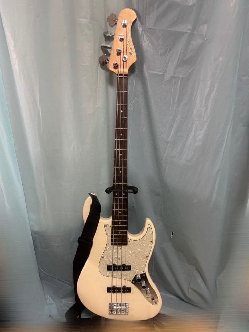 Bacchus WJB-330R ジャズベース タイプ ホワイト