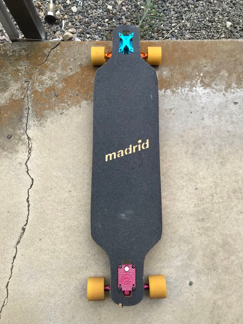 madrid スケートボード カラフルデザイン