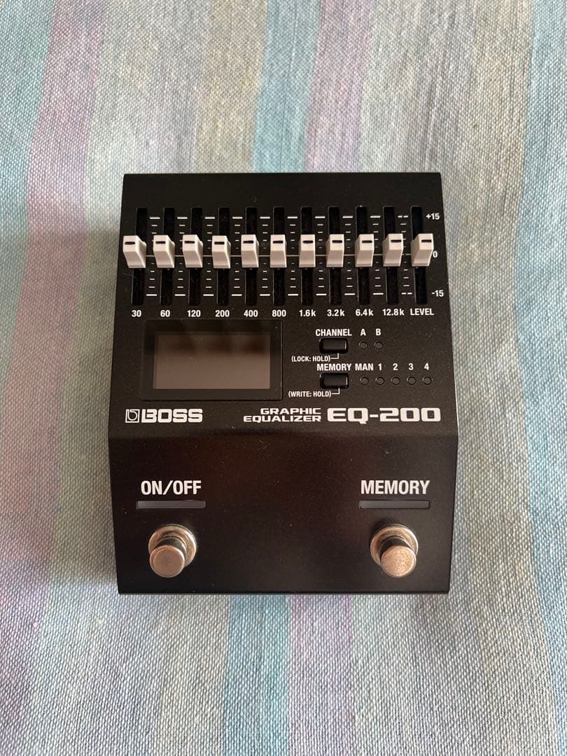 BOSS EQ-200 グラフィックイコライザー