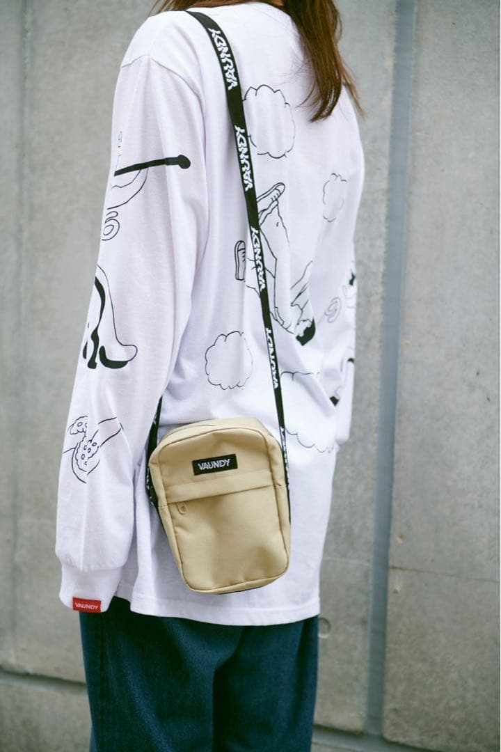 vaundy ショルダーバッグ　ベージュ