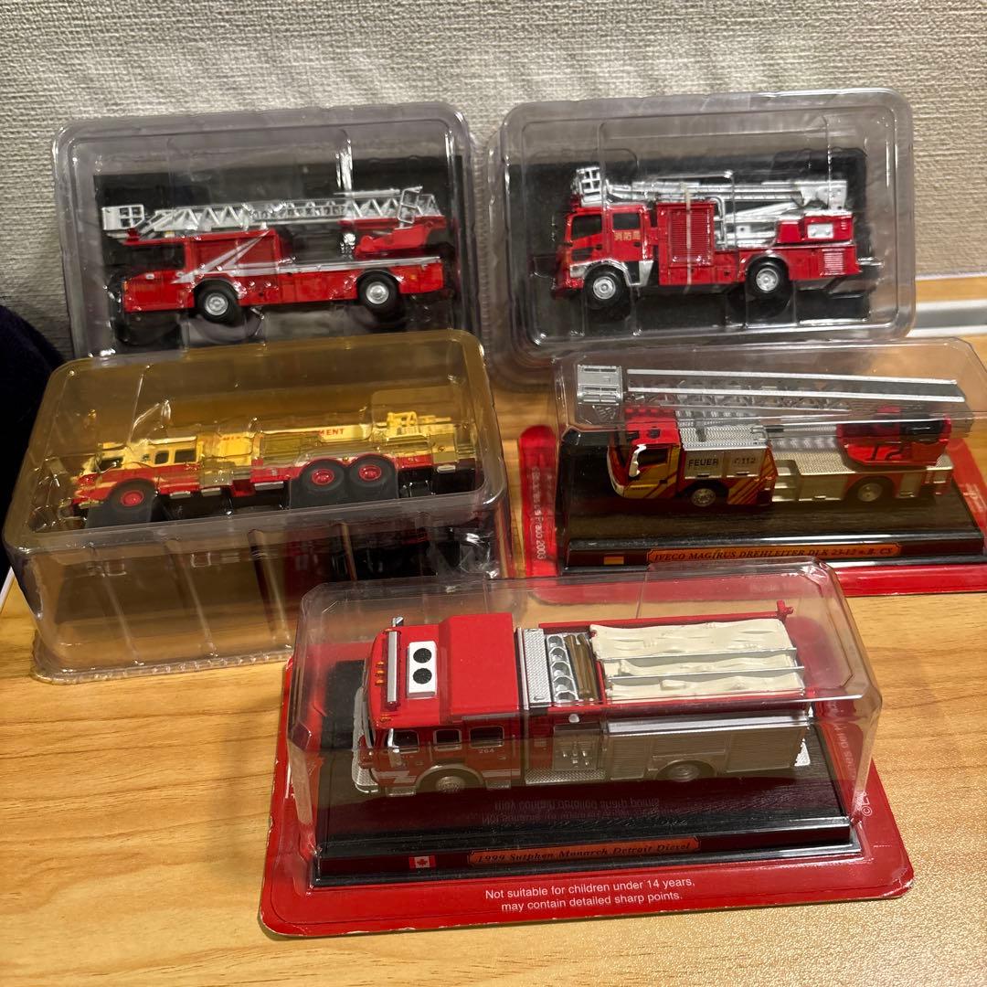 世界の消防車　ミニカー 週間デル・プラド製　トミカ　ホットウィール