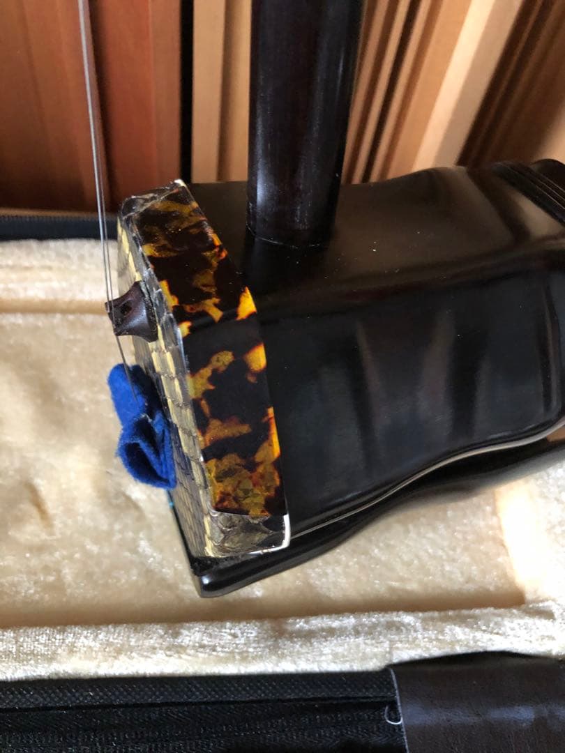 二胡　黒檀 金属軸糸巻き　ERシリーズ　中級グレード　ケース　弓、チューナー他