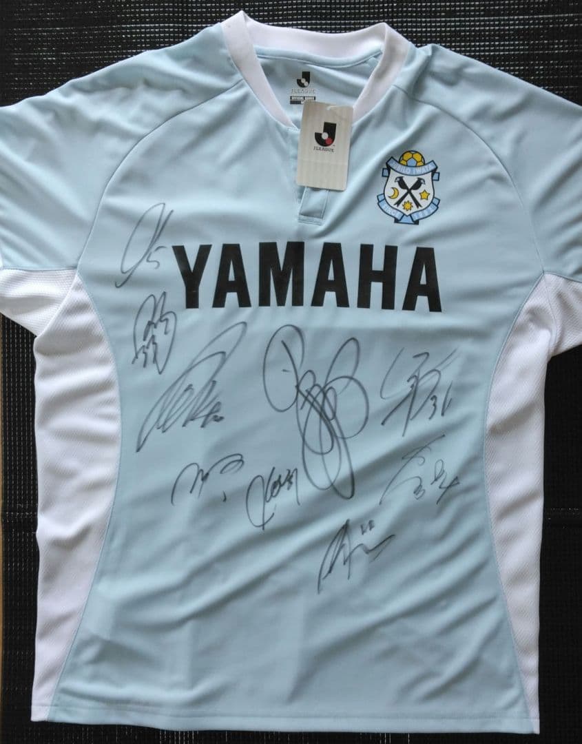 ジュビロ磐田オリジナルコンフィットＴシャツ中村俊輔選手、名波監督等直筆サイン入り